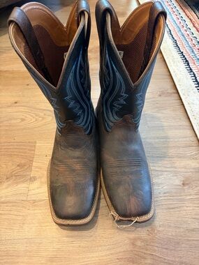 Ariat Brown Leather Cowboy Boots with Blue Stitching